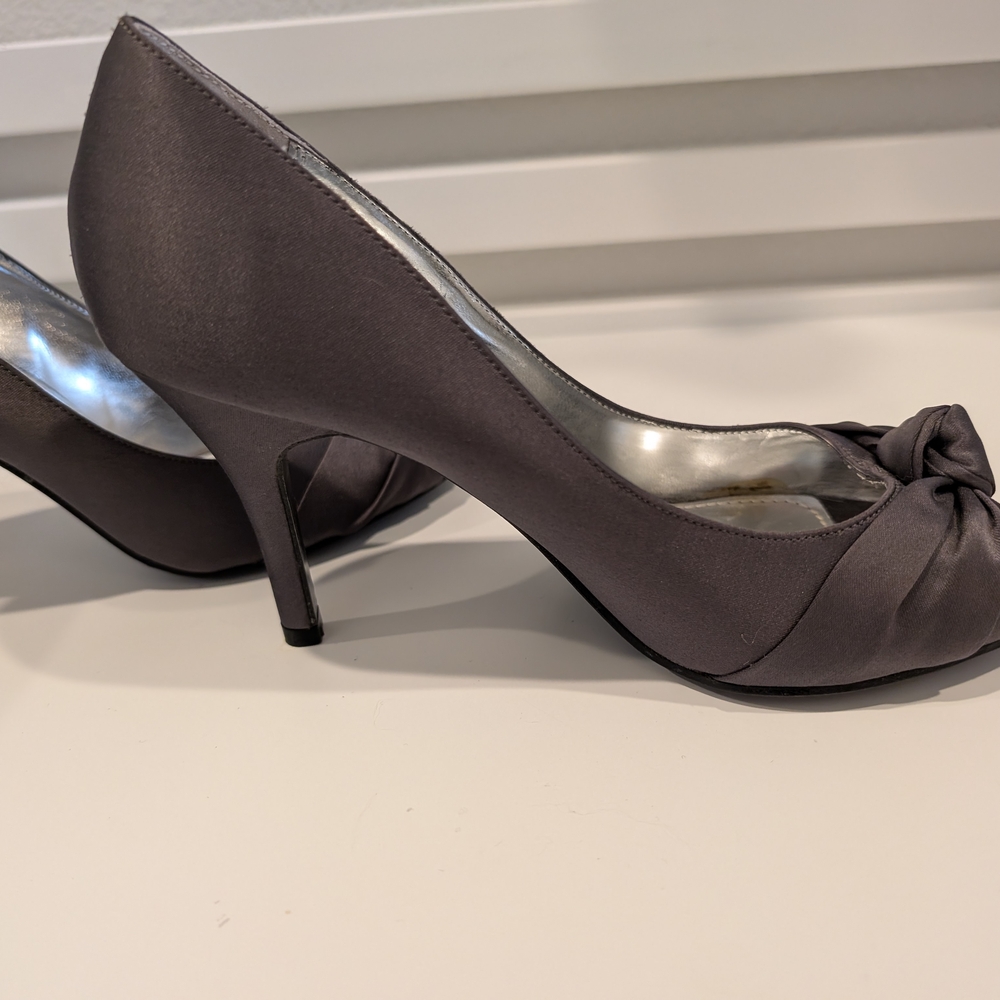 3 For $24 Monet Women's Gray Peep Toe Heels - Picture 6 of 11